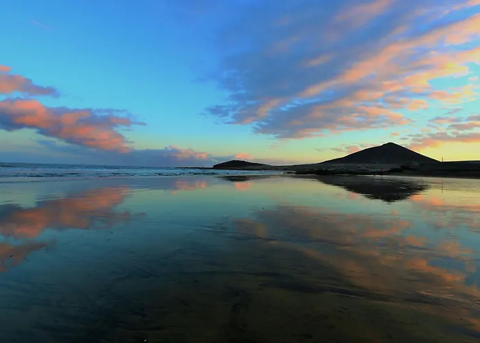 El Medano, Near The Beach. エル・メダノ